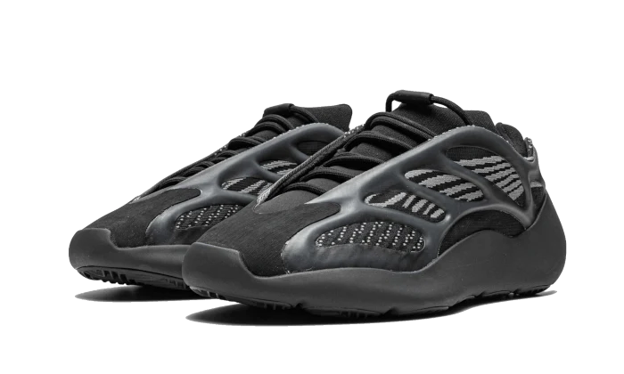 700 V3 Black