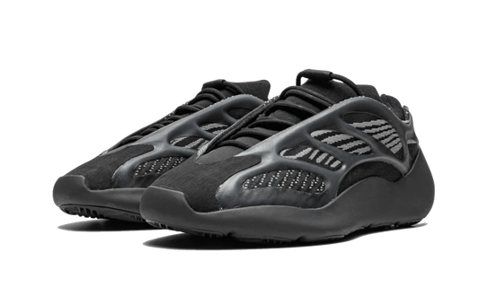 700 V3 Black