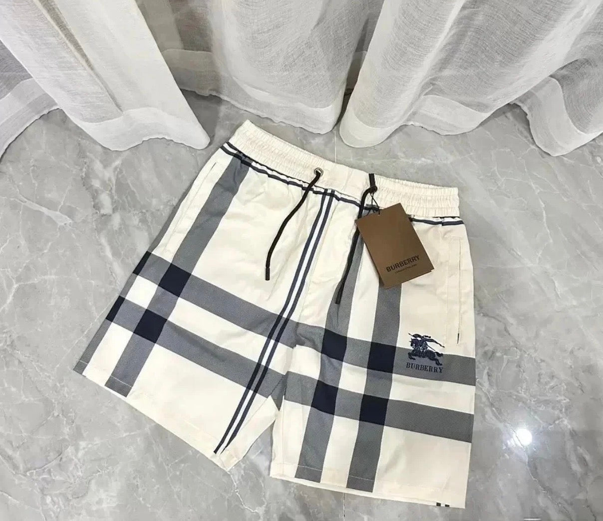 Short Burberry